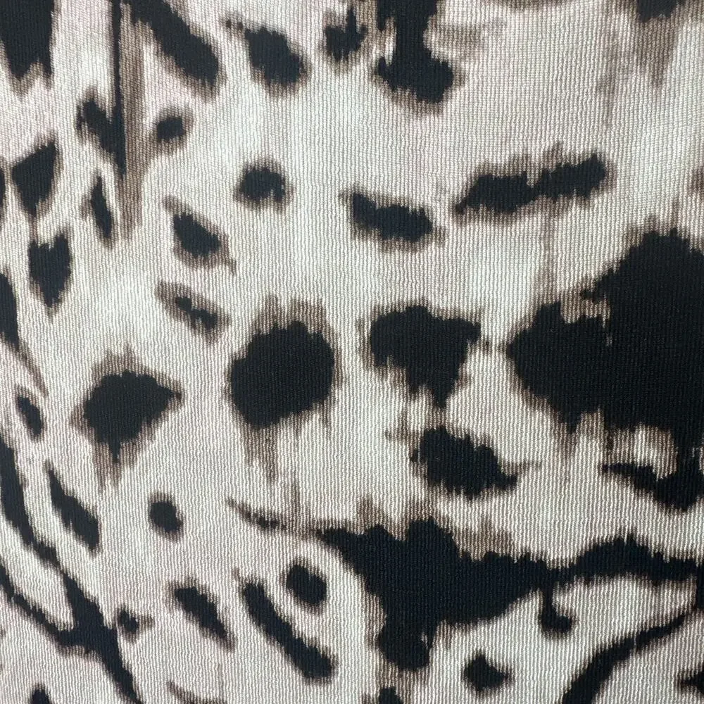 Chicos Travelers 2 Leopard Short Sleeve Top Size 2 Slinky knit Roundneck - Picture 3 of 5